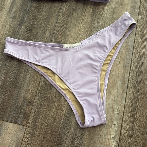 WeWoreWhat bikini set with V-Shape bottoms and triangle top - Picture 6 of 10